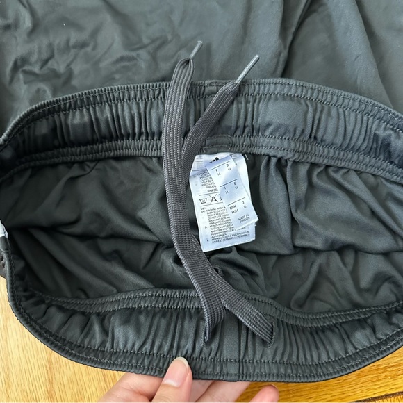 Adidas Men’s 7-inch inseam athletic short - Picture 4 of 7